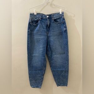 American eagle: Relaxed Mom Jean